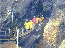 emberek barlangban