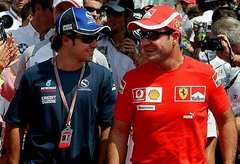 Massa itt még Sauber-pólóban, Barrichellóval