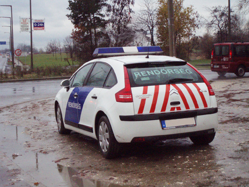 Citroën C4 rendőrautó Gödöllőn