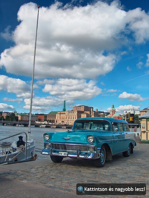 Régi égszínkék Chevy Nomad Stockholmban. Fotó: krajci