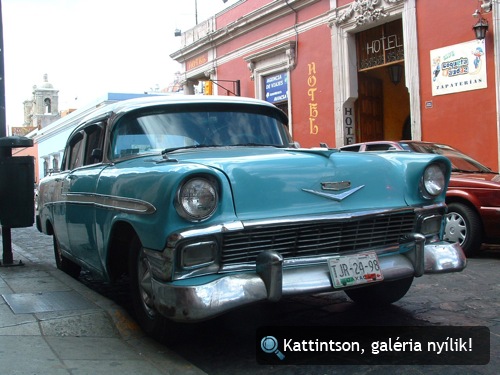 Babakék Chevrolet Bel Air Mexikóvárosban