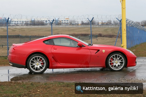 Piros Ferrari 599 GTB. Fotó: AlieN