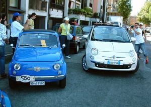Régi és új Fiat 500 az autó olaszországi bemutatóján. Fotó: Péter Anna