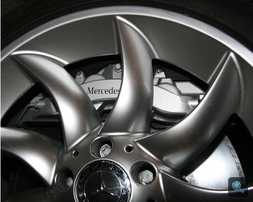 Mercedes-Benz SLR McLaren kerámia féktárcsái. Fotó: AlieN