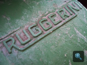Ruggerini traktor emblémája