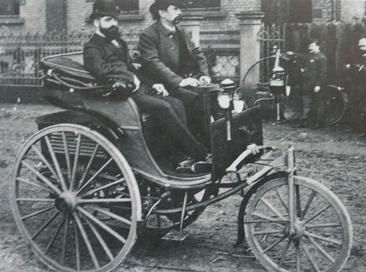 Karl Benz is inkább másra hagyta a kormányrúd markolászását