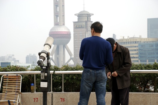 A jövő a Huangpu folyó másik partján figyelhető meg