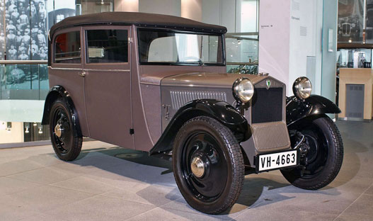 DKW Front, a harmincas elejének a Trabantja. Egyébként a Trabant is DKW-technika volt