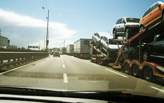A4, Venezia: itt csak a külső sávban mehetnek a kamionok, és nem is jönnek beljebb
