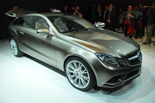 Mercedes Concept Fascination, a leendő E osztály. Majdnem