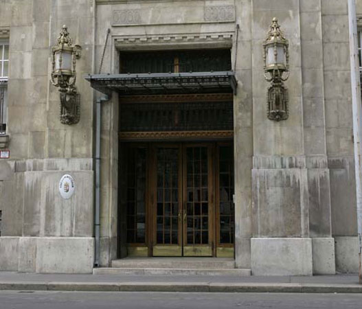 A Pénzügyminisztérium főbejárata. 
