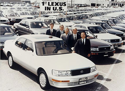 1990, az első Lexus forgalombaállítása