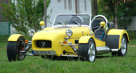 Ránézésre Lotus, de Opel alkatrészekből készült