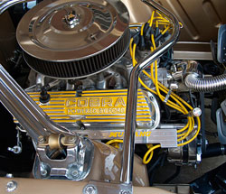 A GT350 306 lóerős motorja