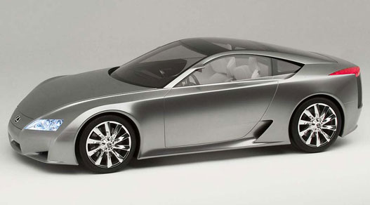 Lexus LF-A, a Porsche-evő. Eleinte V10-es benzinessel lesz, de később jön bele a V8-assal támogatott villanymotor is