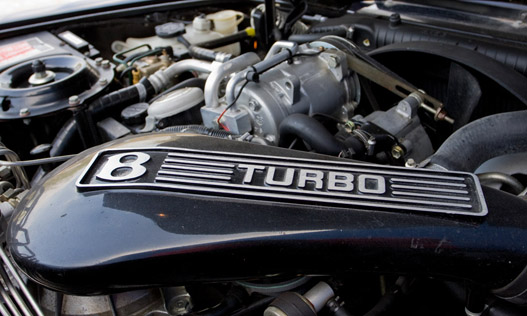 A 6750 köbcentis V8-as egy élő legenda