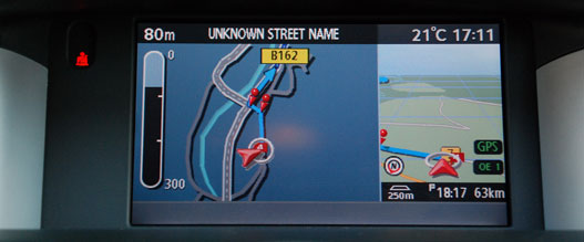 Nissan-féle, háromdimenziós navigáció. Ma az egyik legjobb a világon
