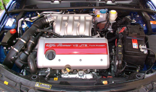A V6-os motor nagyon jó, csak a kasztni nehéz