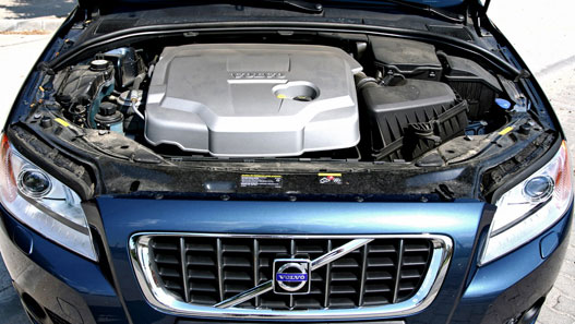 A PSA dízelmotorgyárában komoly motorburkolat-részleg lehet, annyiféle márkájú autóba kerül ez a HDI